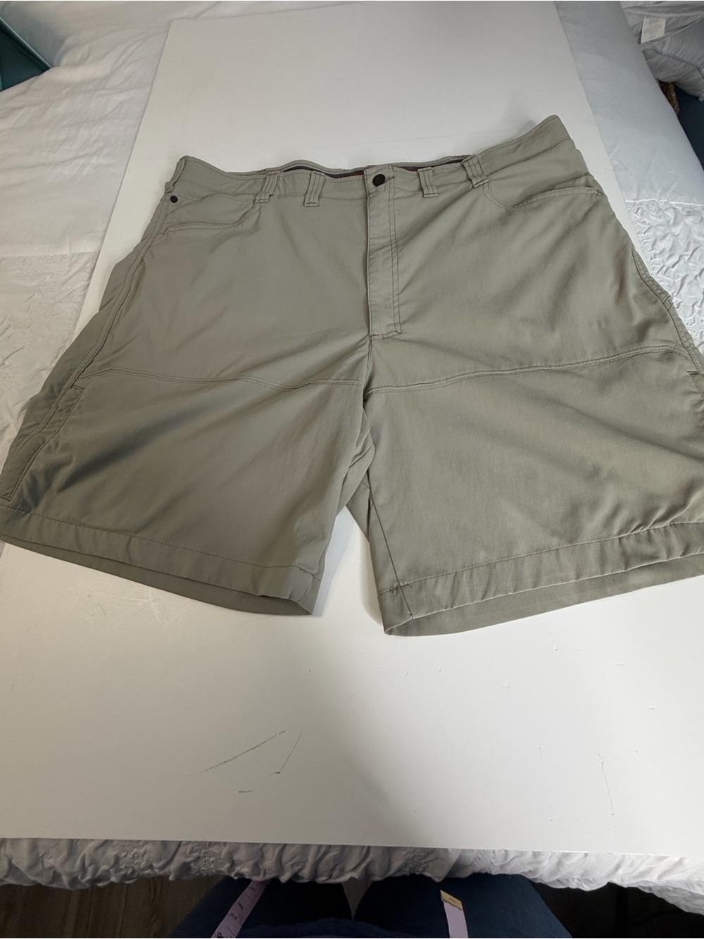 Wrangler Men's Performance Cargo Shorts — Beige